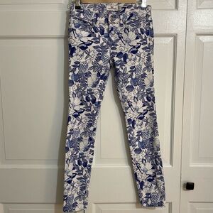 Vineyard Vines Blue and White Floral Skinny Pants